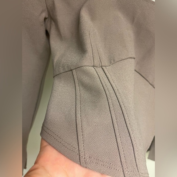 Abercrombie & Fitch taupe structured long sleeve crop top size S - Picture 6 of 9